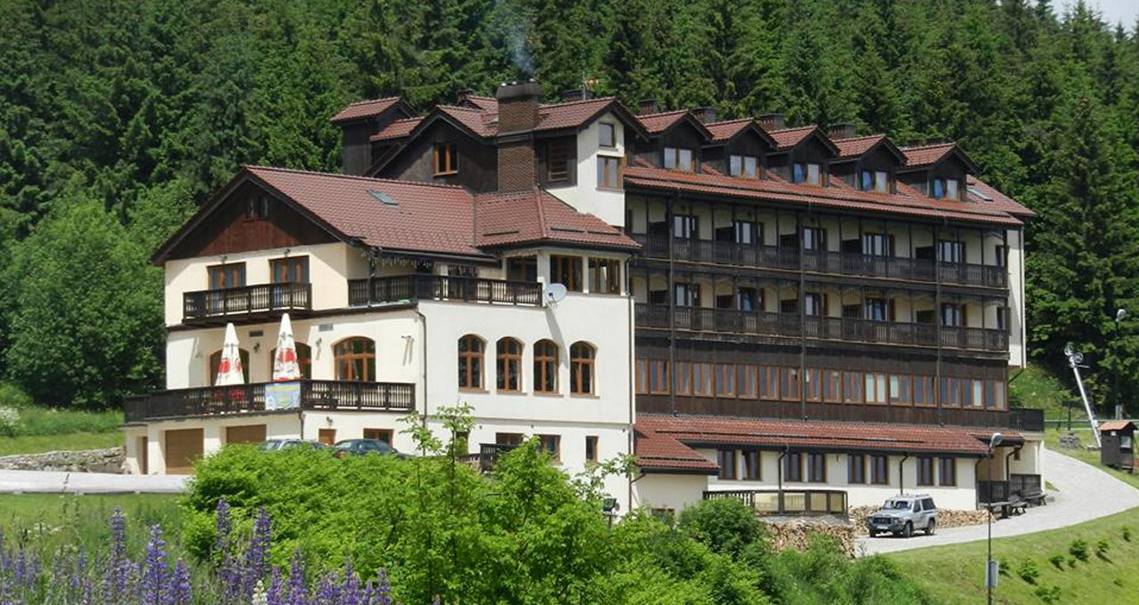 habitaciones de hotel apartamentos alojamiento montañas Sudetes descanso en Polonia